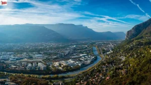 le cabinet AEB 360 est le spécialiste des pathologies et désordres liés à la sécheresse et aux non respects des normes parasismiques sur Grenoble et en Isère.